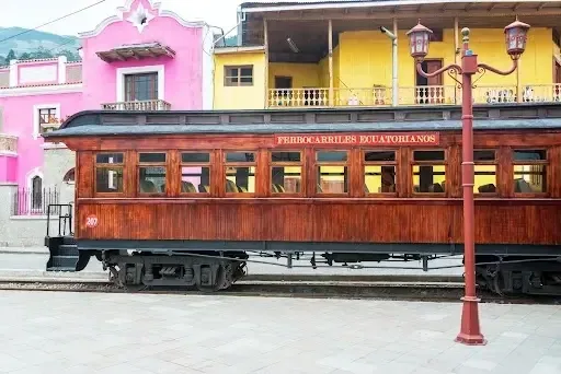 Zug – historisches ecuadorianisches Eisenbahnsystem – Tourismus